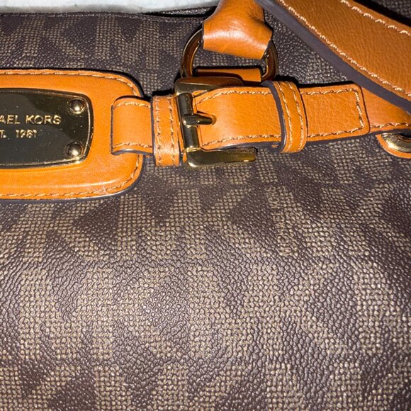 Michael Kors designer monogram leather tote/bag like new - Picture 4 of 11